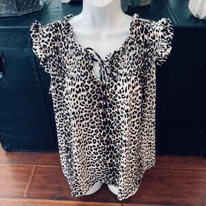 Above & Beyond Cute Leopard Blouse with Ruffle Cap Sleeves Large